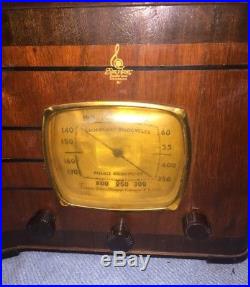 Vintage Emerson R153 Tube Radio