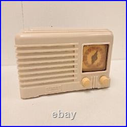 Vintage FADA Tube Radio Model 740 White Plaskon Case Works! (Video)