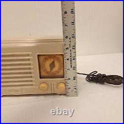 Vintage FADA Tube Radio Model 740 White Plaskon Case Works! (Video)