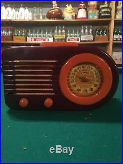 Vintage Fada Model 1000 Catalin Bullet Radio