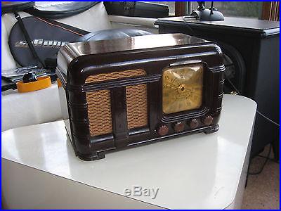 Vintage Fada Tube Radio