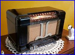 Vintage Farnsworth AM Bakelite Radio ET-064 (1946) RESTORED & EXCEPTIONAL