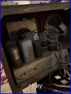 Vintage Firestone air chief AM/SW Tube Radio S7398-3 (display Only)