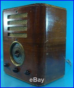 Vintage Foreign Crosley Fiver Art Deco Tombstone Wooden Tube Radio Bakelite Knob