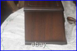 Vintage Freshman Masterpiece Tube Radio No Tubes, unknown Model