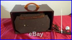 Vintage GE Catalin Case Tube Table Radio
