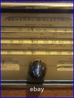 Vintage GE F-70 Tube Shortwave Radio