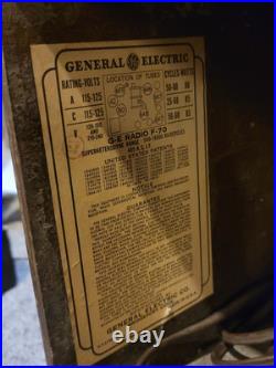Vintage GE F-70 Tube Shortwave Radio