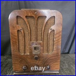 Vintage GE General Electric Model A-53 Tombstone Tube Radio