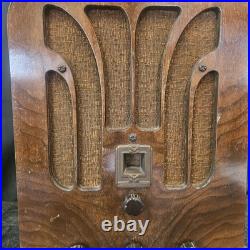 Vintage GE General Electric Model A-53 Tombstone Tube Radio