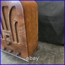 Vintage GE General Electric Model A-53 Tombstone Tube Radio