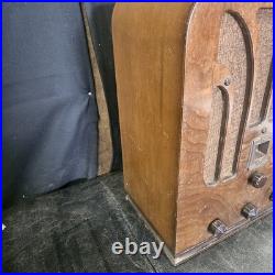 Vintage GE General Electric Model A-53 Tombstone Tube Radio