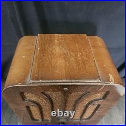 Vintage GE General Electric Model A-53 Tombstone Tube Radio