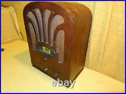 Vintage GE Tombstone Wood Table top Radio LOOK