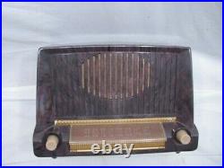Vintage GE model 422/404 Bakelite Case Tube Table Radio General Electric