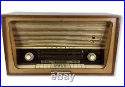 Vintage GRUNDIG 5077 German Tube Radio