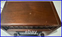 Vintage Ge General Electric Short Wave Am Radio Model-221 Wood Table Tube Radio