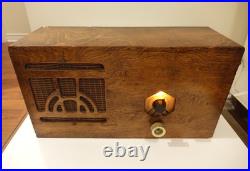 Vintage General Electric Company A-44X Tube Radio Art Deco WWII Style Powers On