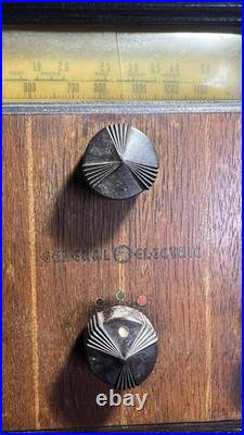 Vintage General Electric GE E-72 Tube Radio Wooden Cabinet 1930s Powers On