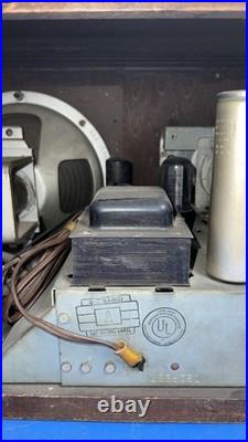 Vintage General Electric GE E-72 Tube Radio Wooden Cabinet 1930s Powers On