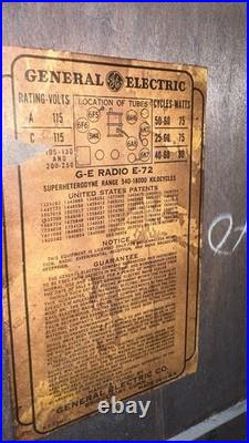 Vintage General Electric GE E-72 Tube Radio Wooden Cabinet 1930s Powers On