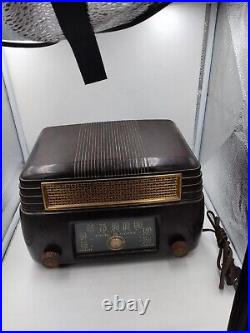 Vintage General Electric Tube Radio Model 202 Powers On