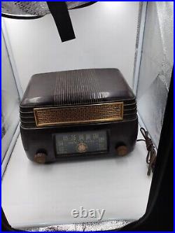 Vintage General Electric Tube Radio Model 202 Powers On