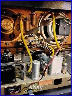 Vintage German Korting 1070 Tube Radio Powers On, Working