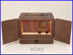 Vintage Gilfillan 66B Overland Portable AM Tube Radio Copper Face 1940s Untested