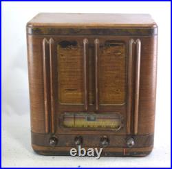 Vintage Gilfillan 6U Tombstone Radio Wood tube Tombstone Radio NON-WORKING