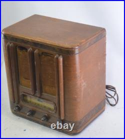 Vintage Gilfillan 6U Tombstone Radio Wood tube Tombstone Radio NON-WORKING