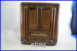 Vintage Gilfillan 6U Tombstone Radio Wood tube Tombstone Radio NON-WORKING