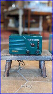 Vintage Green Northern Electric Model 5404 Panda Tabletop Radio 1951- Working