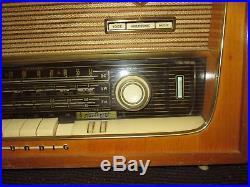 Vintage Grundig 2066 AM-FM-SW Antique German Tube Radio WORKS LOOKS GREAT
