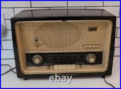 Vintage Grundig Majestic 1088 Radio Post WWII tube radio Bakelite Case