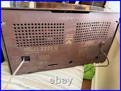 Vintage Grundig Tube Radio FM SW AM Wood Cabinet Mid Centur