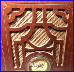 Vintage HALSON TOMBSTONE RADIO 1935's 50 series TUBES LIGHT / SOUND / NO SIGNAL