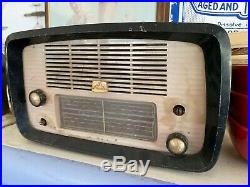 Vintage HMV Little Nipper Radio working circa 1950's Made in Australia