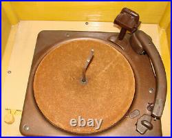 Vintage HOFFMAN A-401 PHONOGRAPH with RADIO - for RESTORE or DECOR