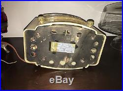 Vintage INTERNATIONAL KADETTE CLASSIC RADIO Model L Serial A 3292. IT WORKS