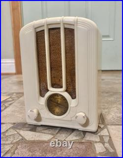 Vintage Ivory Plaskon Emerson Model 108 Miniature Tombstone Radio, Rare
