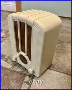 Vintage Ivory Plaskon Emerson Model 108 Miniature Tombstone Radio, Rare