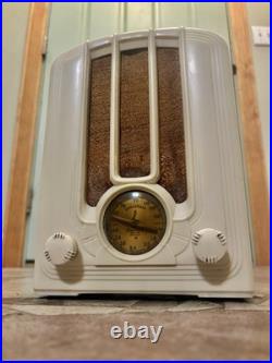 Vintage Ivory Plaskon Emerson Model 108 Miniature Tombstone Radio, Rare