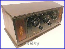 Vintage KISMIT 5 tube BATTERY MODEL RADIO. Untested with NO TUBES nice box