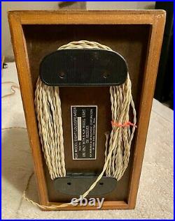 Vintage KLH model EIGHT tube radio withspeaker. Recently serviced, works great