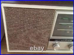 Vintage Lloyd's TM-821A High Fidelity AM/FM Tube Radio