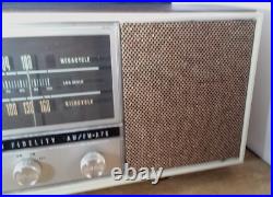 Vintage Lloyd's TM-821A High Fidelity AM/FM Tube Radio