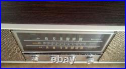 Vintage Lloyd's TM-821A High Fidelity AM/FM Tube Radio