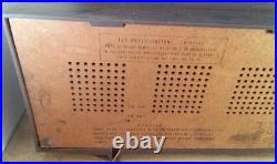 Vintage Lloyd's TM-821A High Fidelity AM/FM Tube Radio