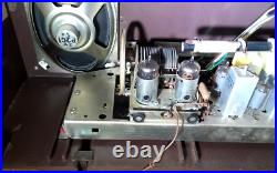 Vintage Lloyd's TM-821A High Fidelity AM/FM Tube Radio